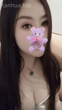 丰胸小少妇